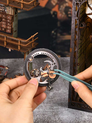 Book Nook – Cabinet de curiosités du voyageur (Bois, LED) - GoCrazyPuzzle