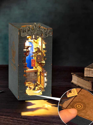 Miniature Maquette Fantastique – Ruelle Magique à LED à Assembler (Robotime) - GoCrazyPuzzle