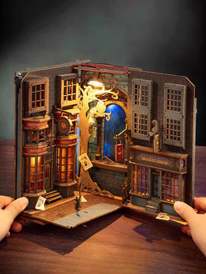 Miniature Maquette Fantastique – Ruelle Magique à LED à Assembler (Robotime) - GoCrazyPuzzle