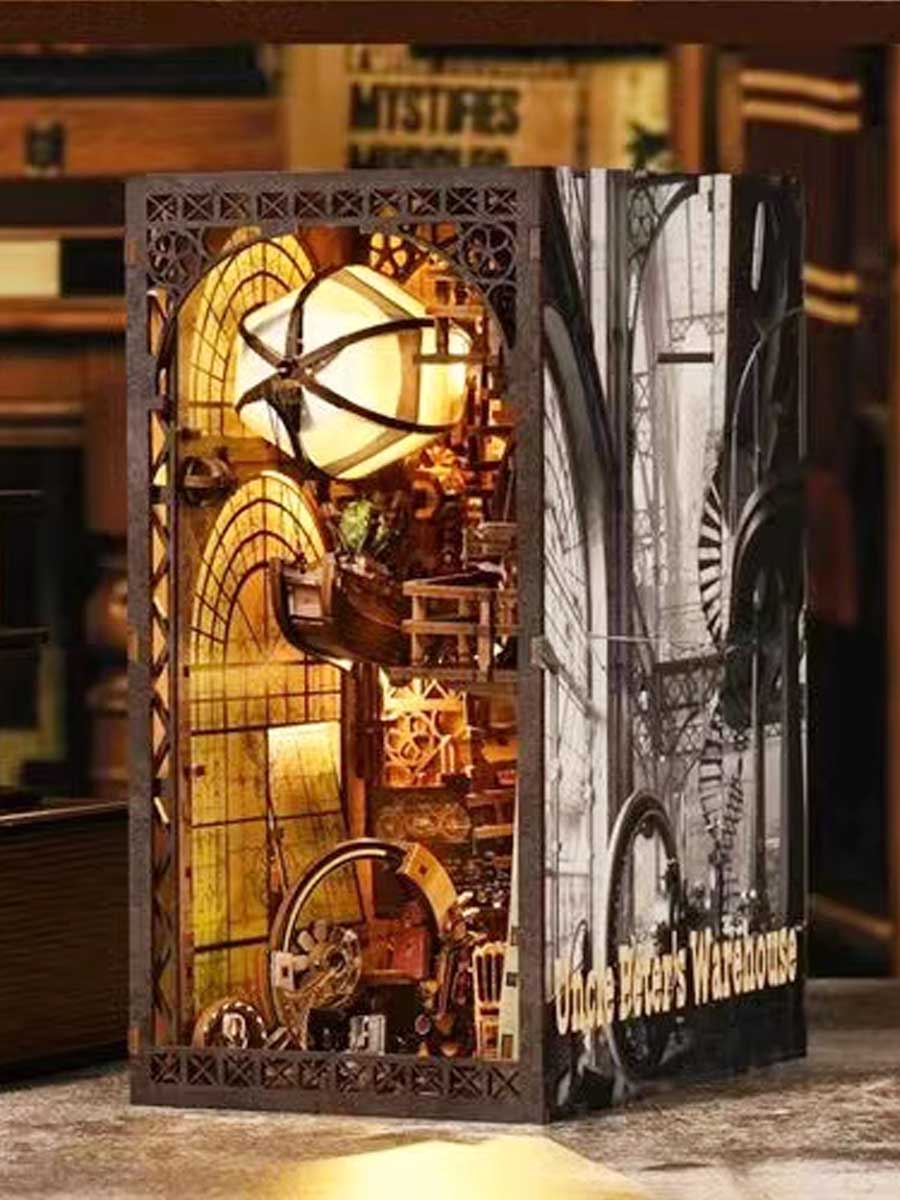 Book Nook – Cabinet de curiosités du voyageur (Bois, LED) - GoCrazyPuzzle